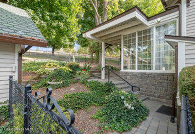 3351 W Lone Pine Rd, Tekoa, WA 99033