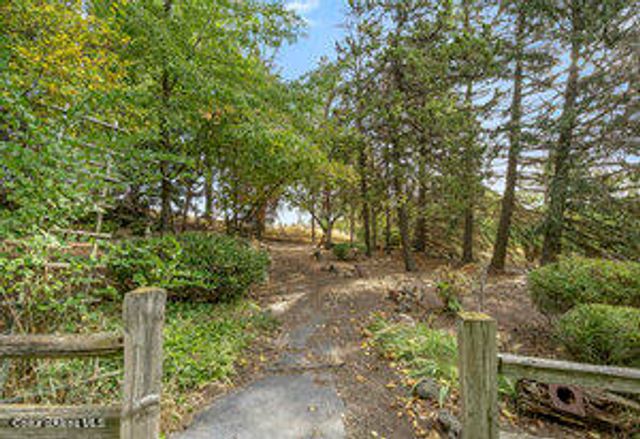 3351 W Lone Pine Rd, Tekoa, WA 99033