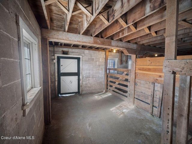 3351 W Lone Pine Rd, Tekoa, WA 99033