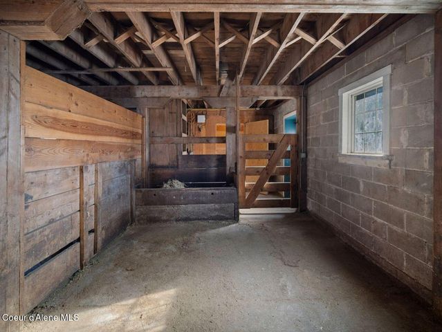 3351 W Lone Pine Rd, Tekoa, WA 99033