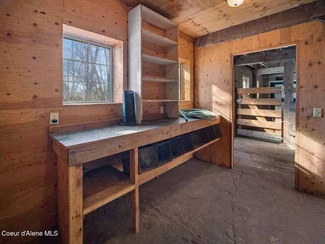 3351 W Lone Pine Rd, Tekoa, WA 99033