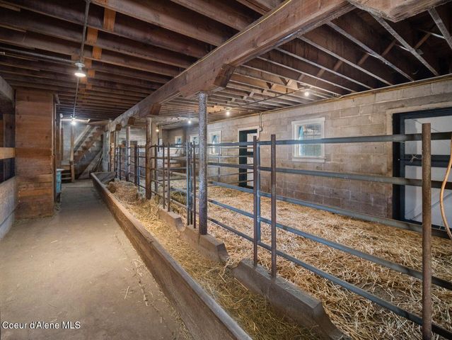 3351 W Lone Pine Rd, Tekoa, WA 99033