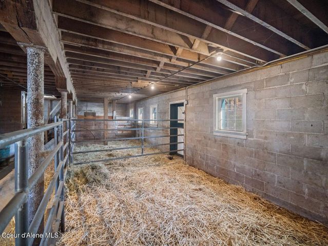 3351 W Lone Pine Rd, Tekoa, WA 99033