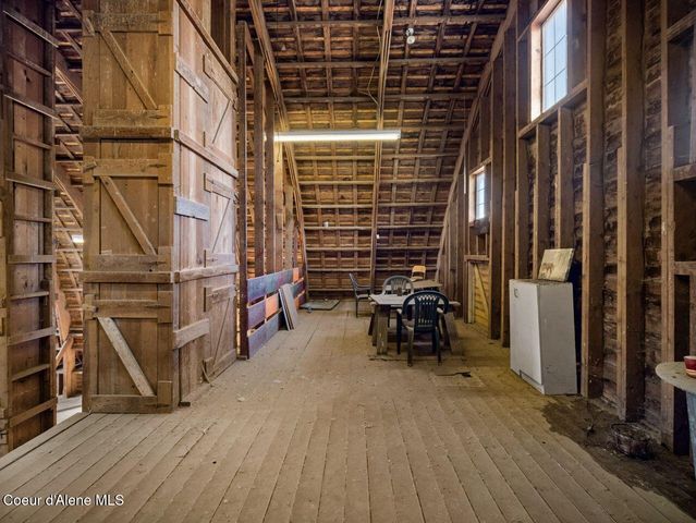 3351 W Lone Pine Rd, Tekoa, WA 99033