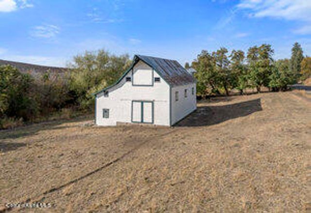 3351 W Lone Pine Rd, Tekoa, WA 99033