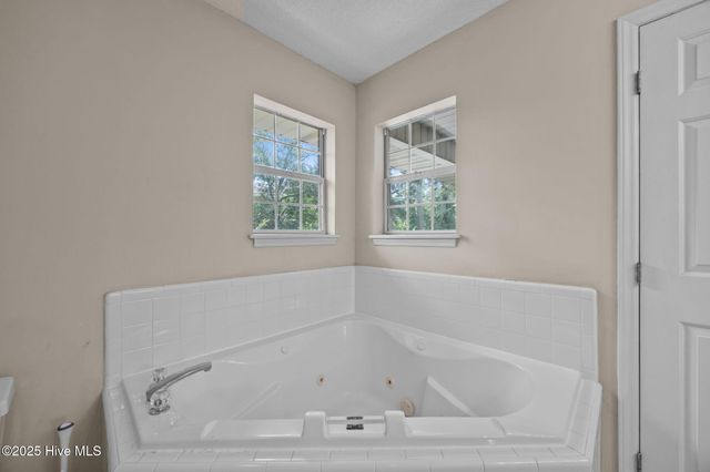2936 Mulberry Lane E, Greenville, NC 27858