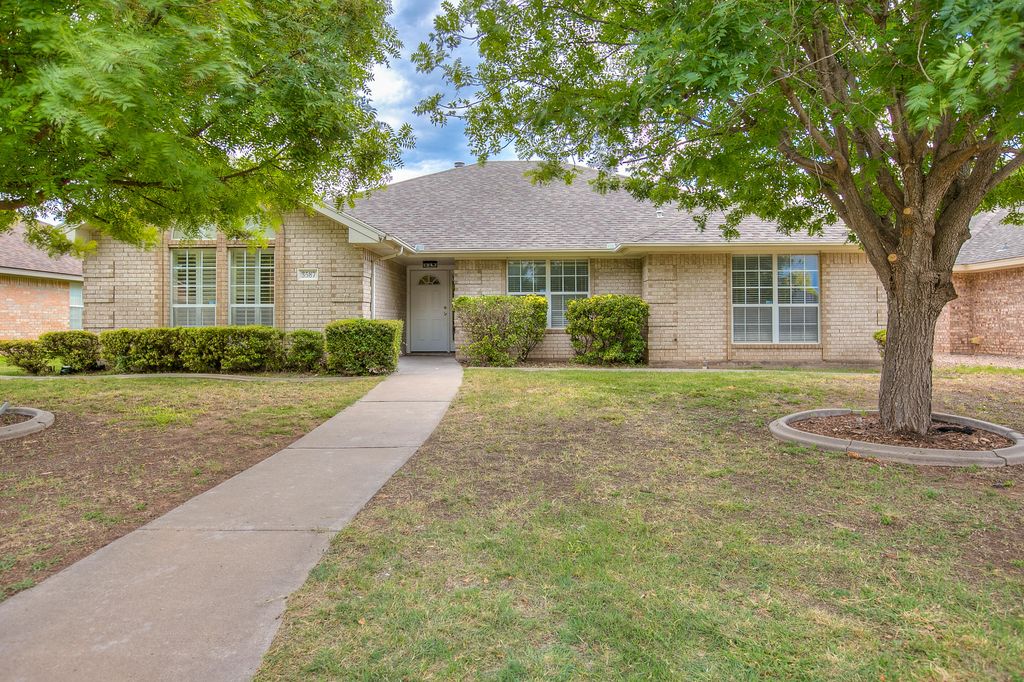 Image 1 of property listing at 3587 Shadyhill Drive, San Angelo, TX 76904