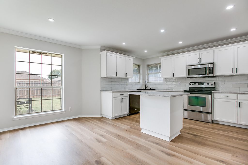 Image 12 of property listing at 3587 Shadyhill Drive, San Angelo, TX 76904