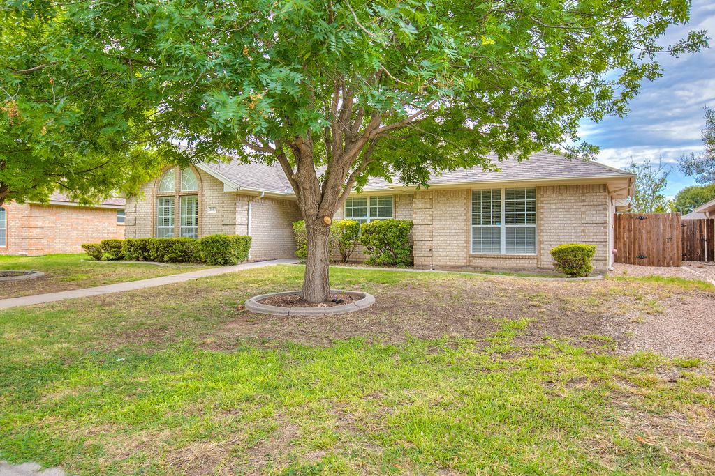 Image 3 of property listing at 3587 Shadyhill Drive, San Angelo, TX 76904
