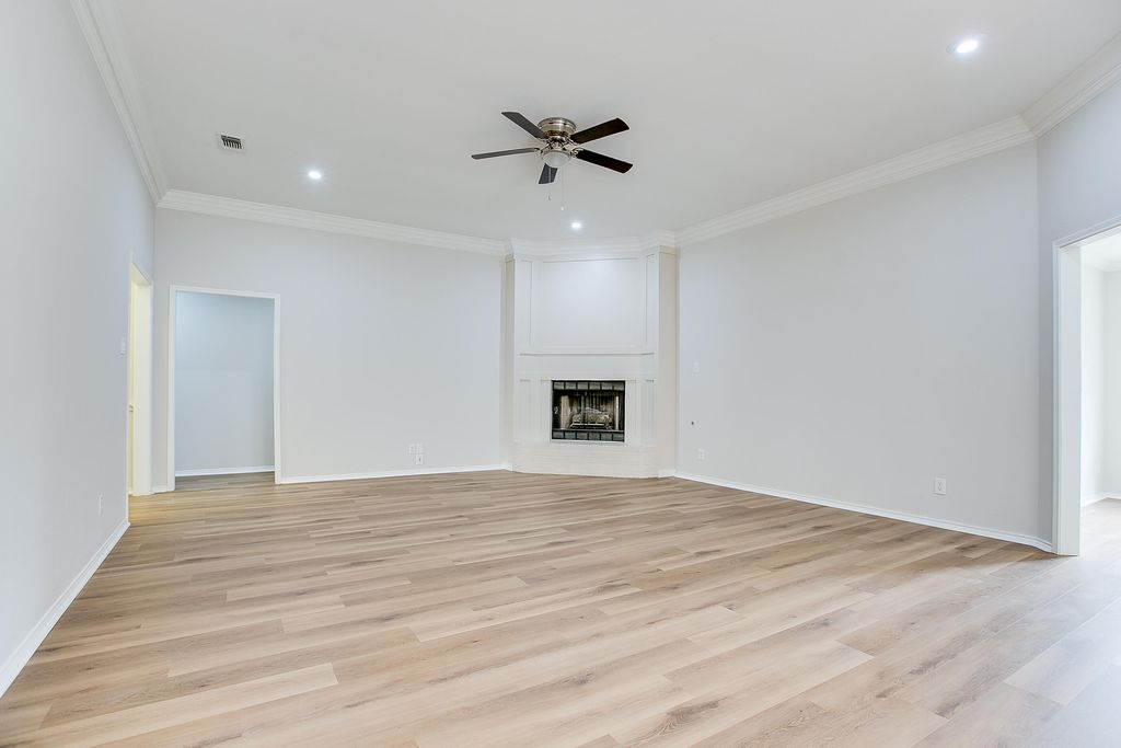 Image 8 of property listing at 3587 Shadyhill Drive, San Angelo, TX 76904