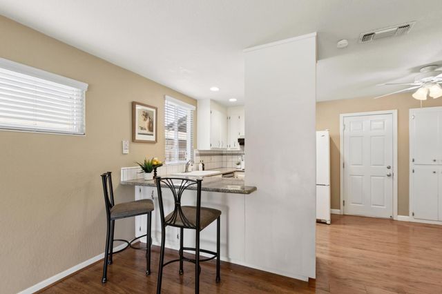 4718 Brookfield Dr, Sacramento, CA 95823
