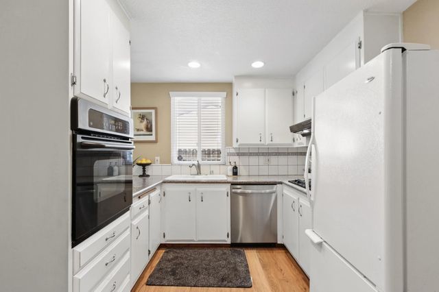 4718 Brookfield Dr, Sacramento, CA 95823