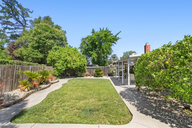 4718 Brookfield Dr, Sacramento, CA 95823