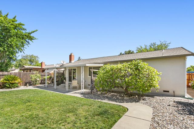 4718 Brookfield Dr, Sacramento, CA 95823