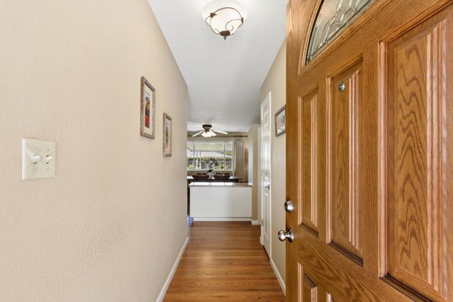 4718 Brookfield Dr, Sacramento, CA 95823