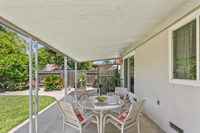 4718 Brookfield Dr, Sacramento, CA 95823