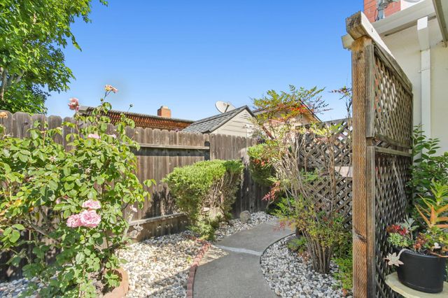 4718 Brookfield Dr, Sacramento, CA 95823