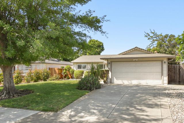 4718 Brookfield Dr, Sacramento, CA 95823