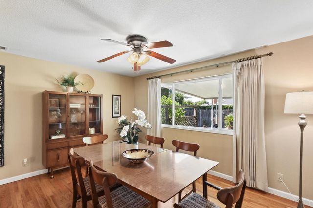 4718 Brookfield Dr, Sacramento, CA 95823