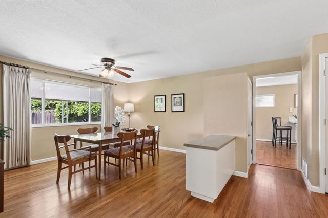4718 Brookfield Dr, Sacramento, CA 95823