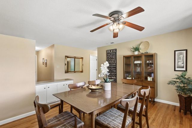 4718 Brookfield Dr, Sacramento, CA 95823