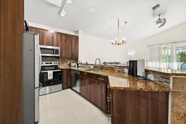 7705 Forest Green Lane, Boynton Beach, FL 33436