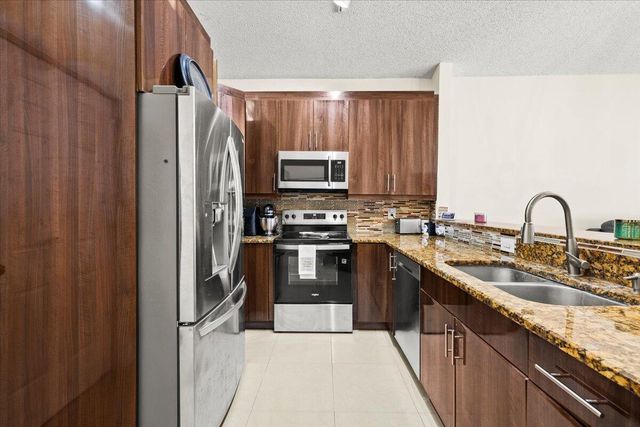 7705 Forest Green Lane, Boynton Beach, FL 33436