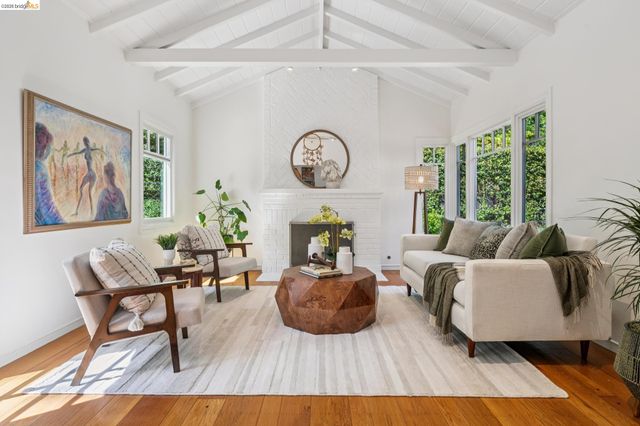 6309 Pinehaven Rd, Oakland, CA 94611