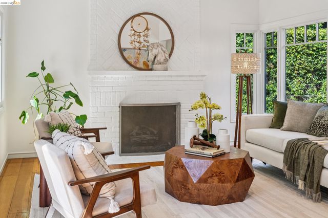 6309 Pinehaven Rd, Oakland, CA 94611