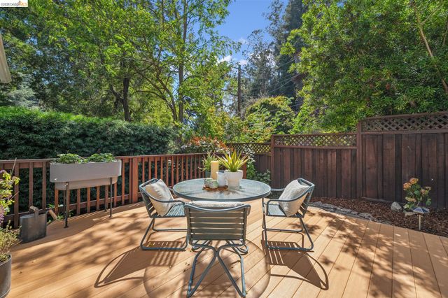 6309 Pinehaven Rd, Oakland, CA 94611