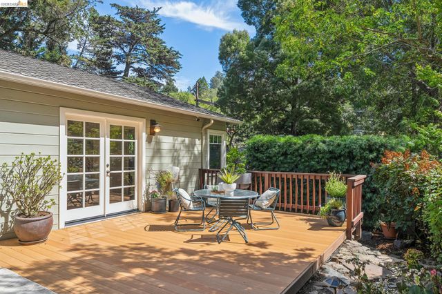 6309 Pinehaven Rd, Oakland, CA 94611
