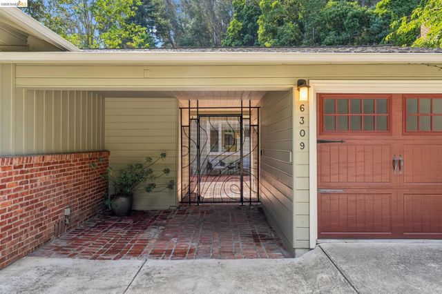 6309 Pinehaven Rd, Oakland, CA 94611