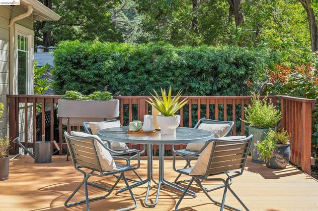 6309 Pinehaven Rd, Oakland, CA 94611