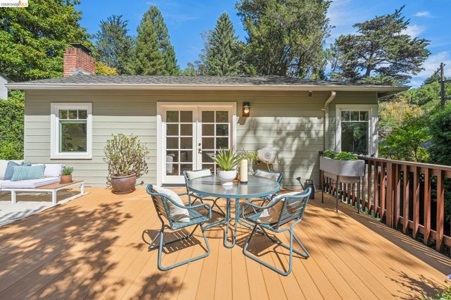 6309 Pinehaven Rd, Oakland, CA 94611
