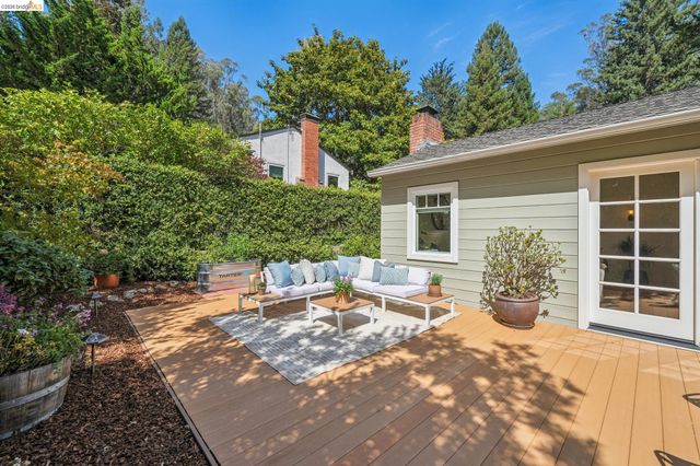 6309 Pinehaven Rd, Oakland, CA 94611