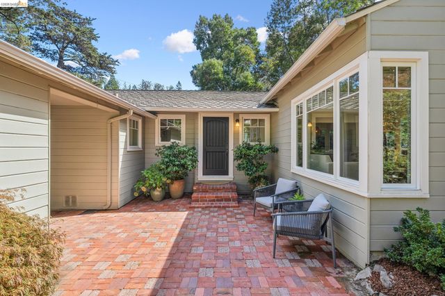 6309 Pinehaven Rd, Oakland, CA 94611