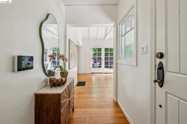 6309 Pinehaven Rd, Oakland, CA 94611