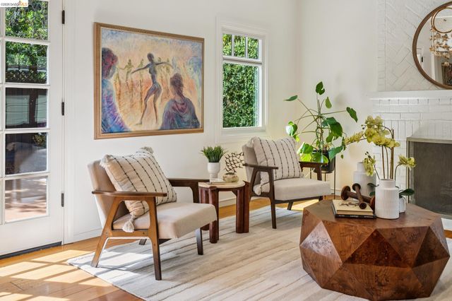 6309 Pinehaven Rd, Oakland, CA 94611