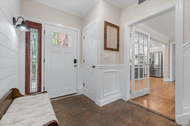 8 Walnut Place, Huntington, NY 11743