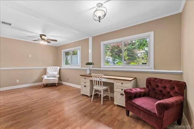 8 Walnut Place, Huntington, NY 11743