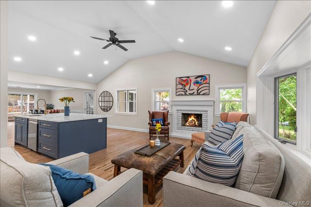 8 Walnut Place, Huntington, NY 11743