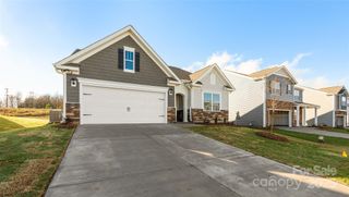 41 Woodvale Drive, Waynesville, NC 28786