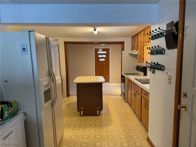 2160 Ingersoll Drive, Akron, OH 44320