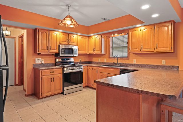 6304 BAYCHESTER Drive, Fort Wayne, IN 46815