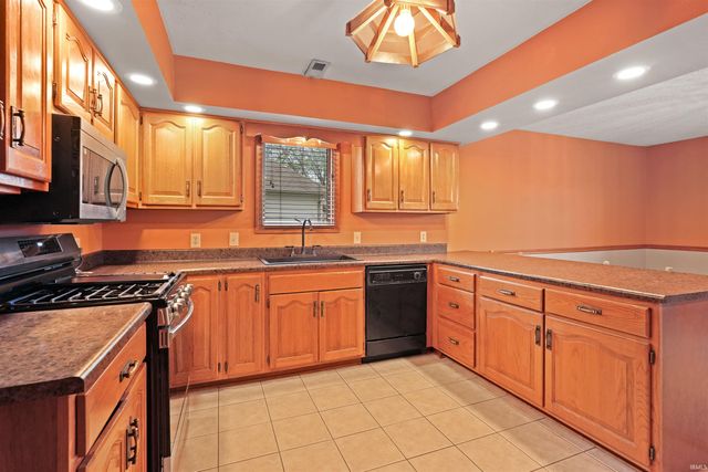 6304 BAYCHESTER Drive, Fort Wayne, IN 46815