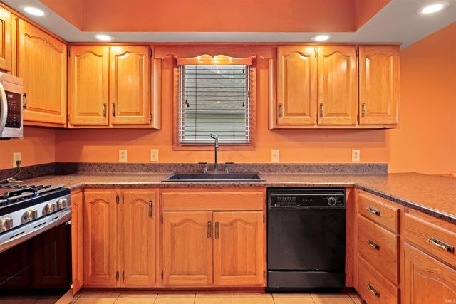 6304 BAYCHESTER Drive, Fort Wayne, IN 46815