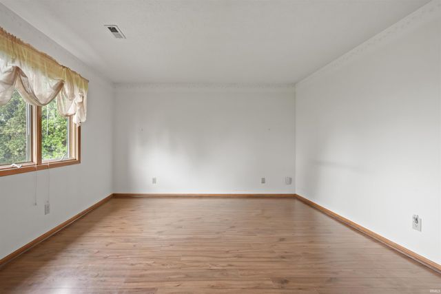6304 BAYCHESTER Drive, Fort Wayne, IN 46815