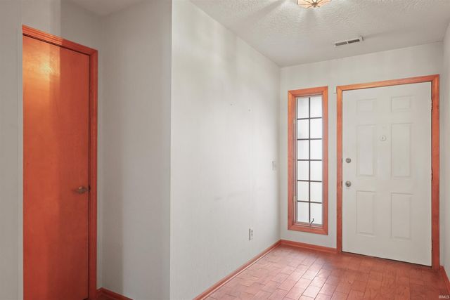 6304 BAYCHESTER Drive, Fort Wayne, IN 46815