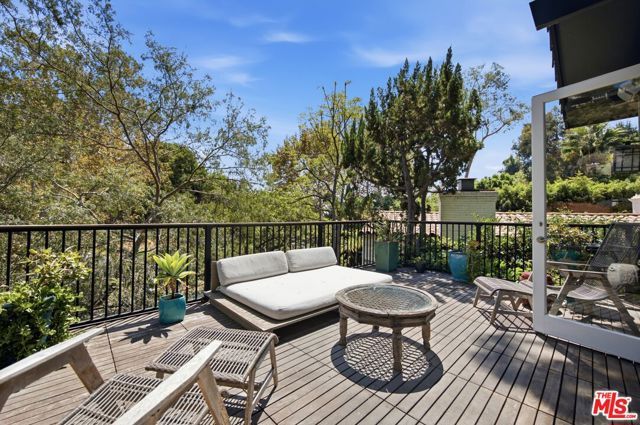 2065 Outpost Drive, Los Angeles, CA 90068