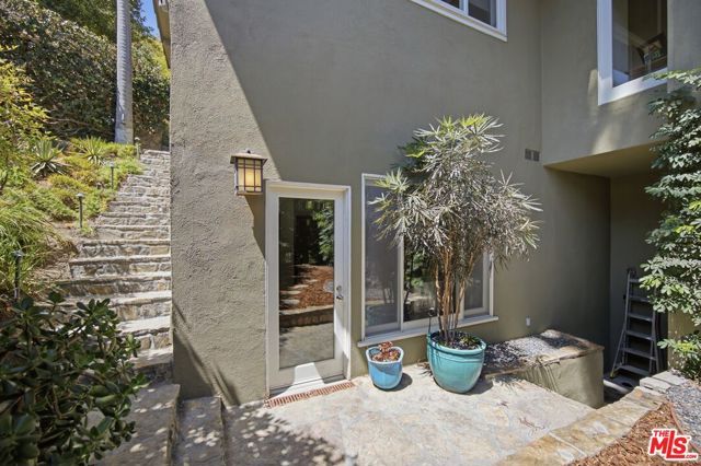 2065 Outpost Drive, Los Angeles, CA 90068